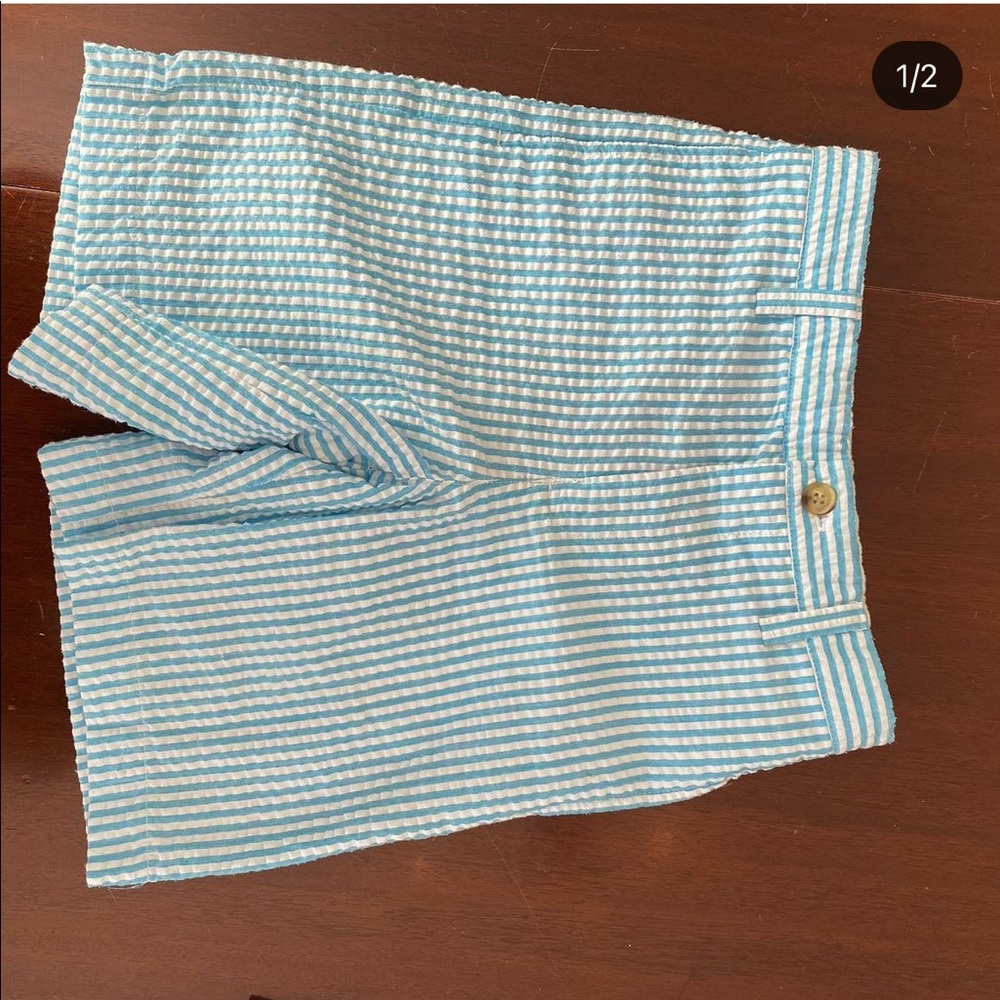 Kelly’s Kids blue and white seersucker shorts. So sharp! Size 6. Love it!